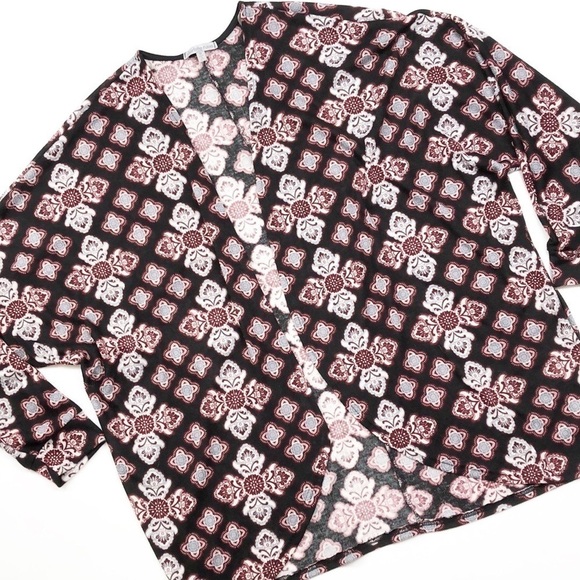 Charlotte Russe medallion print cardigan - Picture 3 of 7